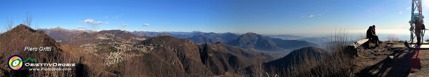 52 Panorama verso Selvino , la Valle del Carso e la Valle Seriana.jpg